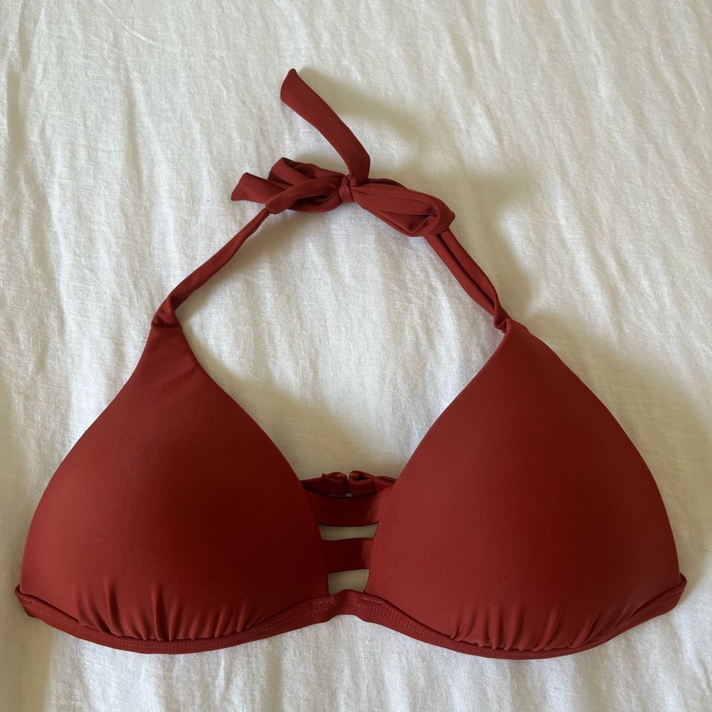 Women’s Body Glove swim top only. Burnt orange. Size XS.